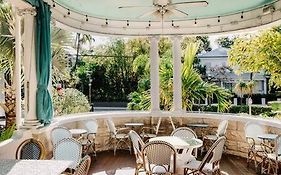 Classic King With Balcony At Curry Mansion